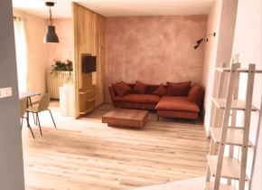 Spacious, sunny apartment in the city Center